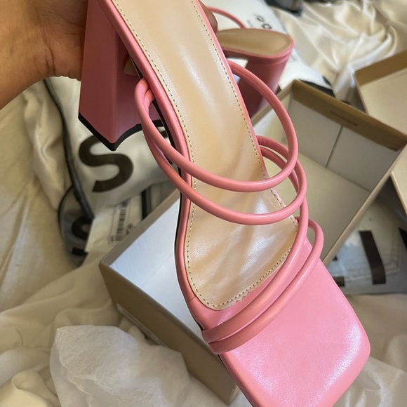 Pink heels - Picture 4 of 5